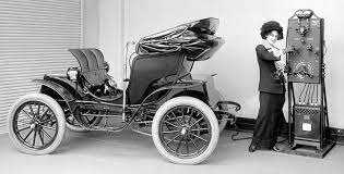 История развития электромобилей: от первых прототипов до коммерческого успеха