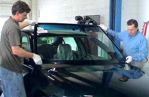 Как заменить стекло на автомобиле?